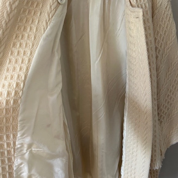 BRANIGAN WEAVERS HEAVY WOOL CAPE WITH HIDDEN POCKETS AND ATTACHED SCARF - Picture 5 of 6